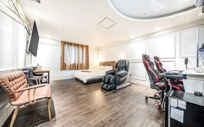 Oda (VIP (10 pyeong super room 75-inch UHD)