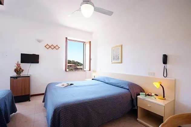 Üç Kişilik Oda