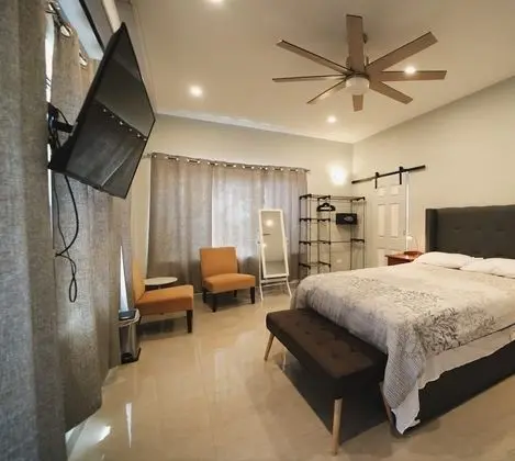 Luxury Tek Büyük Yataklı Oda