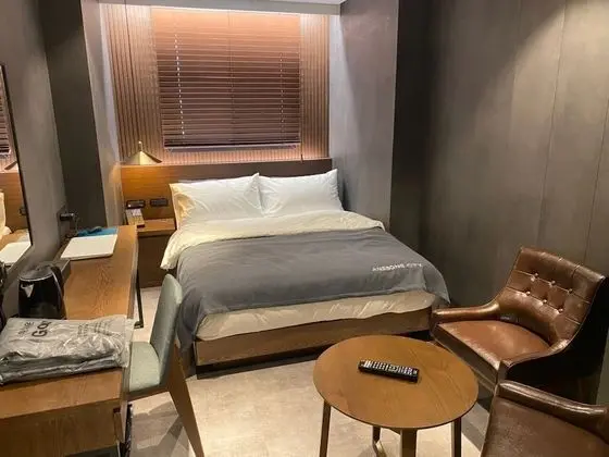 Standard Tek Büyük Yataklı Oda