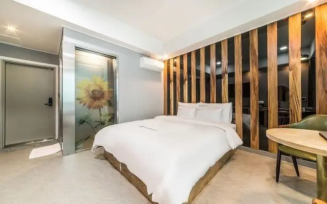 Oda (STANDARD A (Lake View))