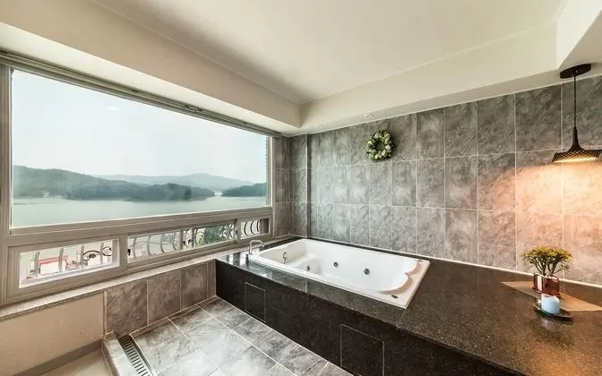 Oda (VIP room (special room A lake view wh)