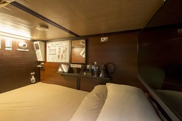 Basic Oda, Sadece kadınlar için, Sigara İçilmez (Bottom, Capsule room)