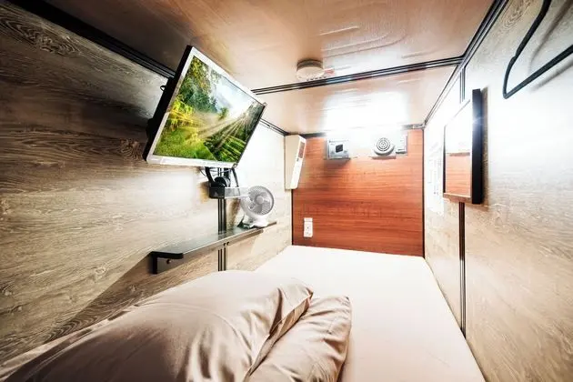 Basic Oda, Sadece kadınlar için, Sigara İçilmez (Bottom, Capsule room)