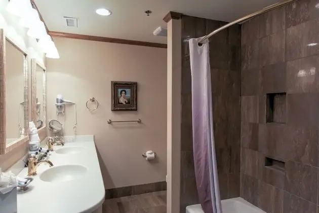 Luxury Tek Büyük Yataklı Oda