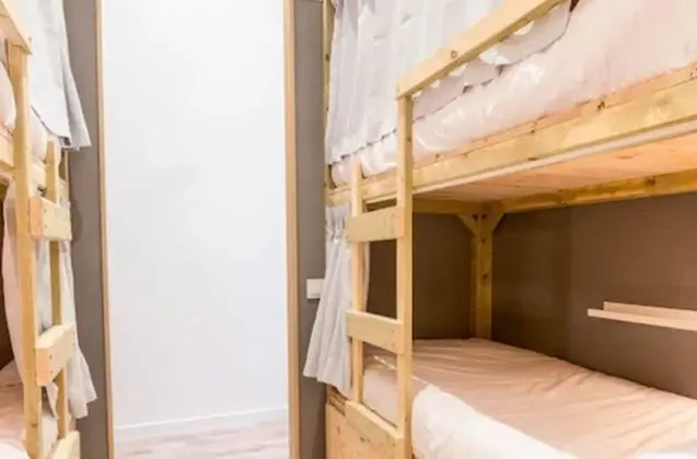 Basic Dört Kişilik Oda, Özel Banyo (4 beds in 4 bed shared dormitory)