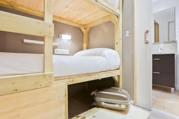 Basic Dört Kişilik Oda, Özel Banyo (4 beds in 4 bed shared dormitory)