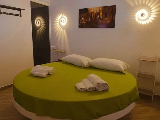 Tek Büyük veya İki Ayrı Yataklı Oda