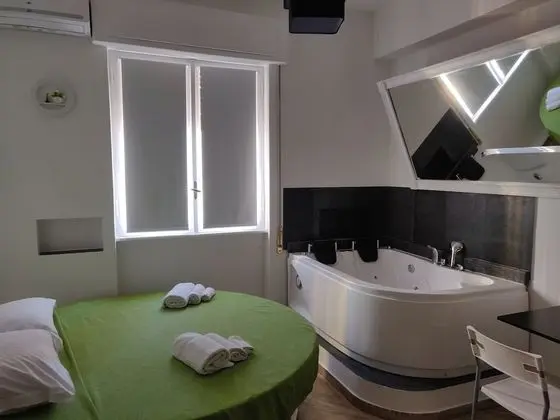 Tek Büyük veya İki Ayrı Yataklı Oda