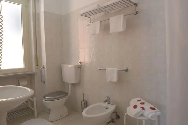 Basic Tek Büyük Yataklı Oda