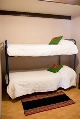 Ortak Ranzalı Oda, Sadece kadınlar için, Ortak Banyo (4)