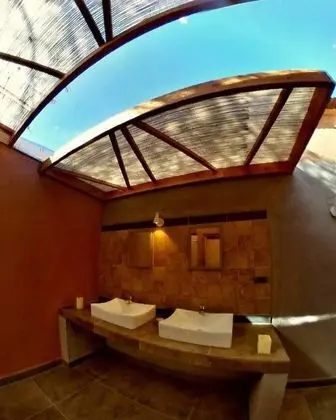 Ortak Ranzalı Oda, Sadece kadınlar için, Ortak Banyo (4)