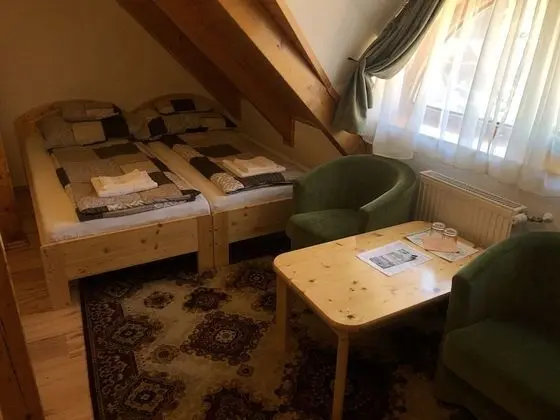 Üç Kişilik Oda, Göl Manzaralı