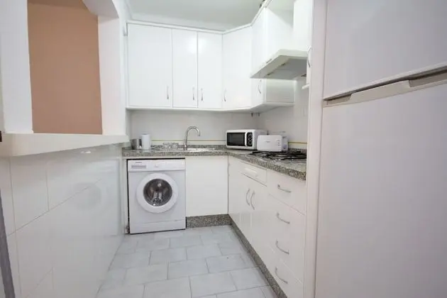 Apart Daire, 3 Yatak Odası, Teras, Havuz Manzaralı