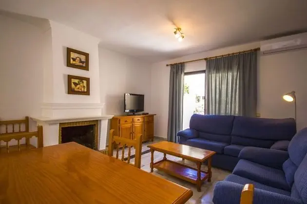 Apart Daire, 3 Yatak Odası, Teras, Havuz Manzaralı