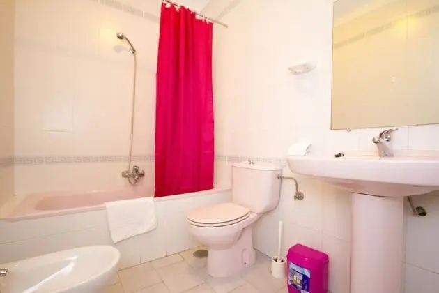 Apart Daire, 3 Yatak Odası, Teras, Havuz Manzaralı