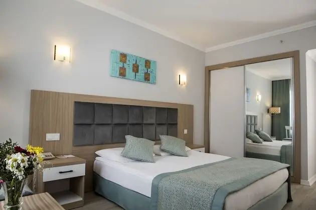 Corner Suite Sea View