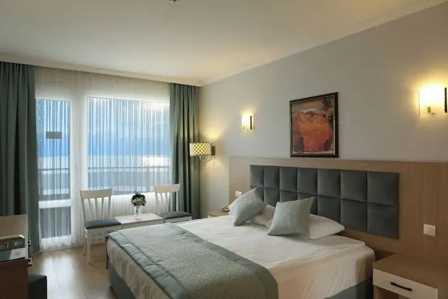 Corner Suite Sea View
