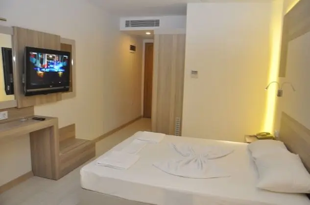 Standard Tek Büyük Yataklı Oda, Bahçe Manzaralı
