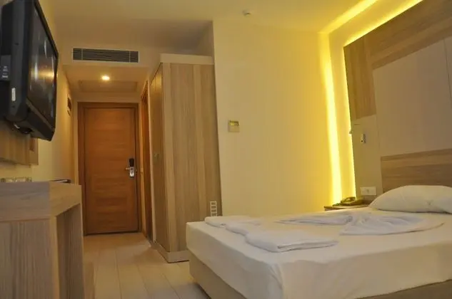 Standard Tek Büyük Yataklı Oda, Bahçe Manzaralı