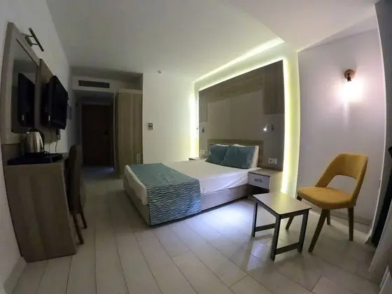 Standard Tek Büyük Yataklı Oda, Bahçe Manzaralı