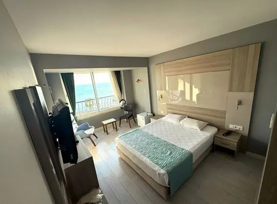 Standard Tek Büyük Yataklı Oda, Deniz Manzaralı