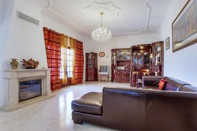 Villa (4 Bedrooms)