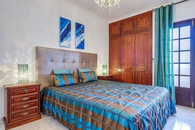 Villa (4 Bedrooms)