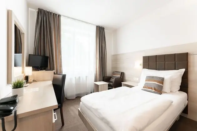 Tek Büyük veya İki Ayrı Yataklı Oda