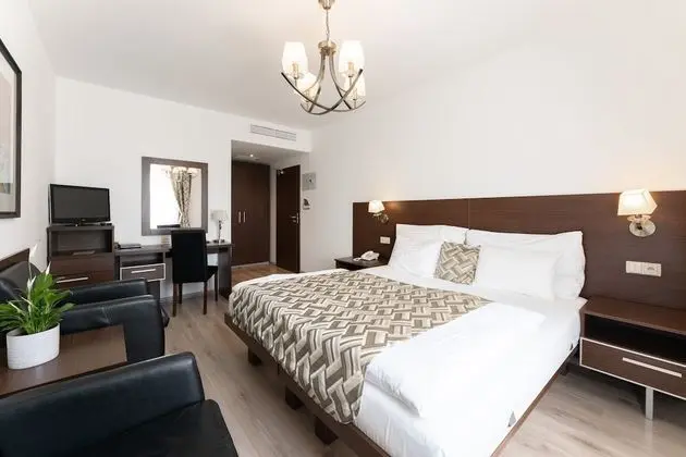 Tek Büyük veya İki Ayrı Yataklı Oda