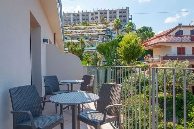 Economy Tek Büyük Yataklı Oda