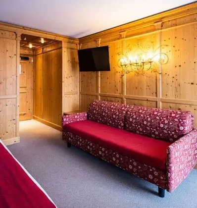 Classic Tek Büyük Yataklı Oda