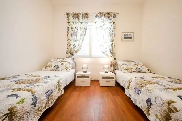 Ev (Ante - 30 m from beach - H(6+2))