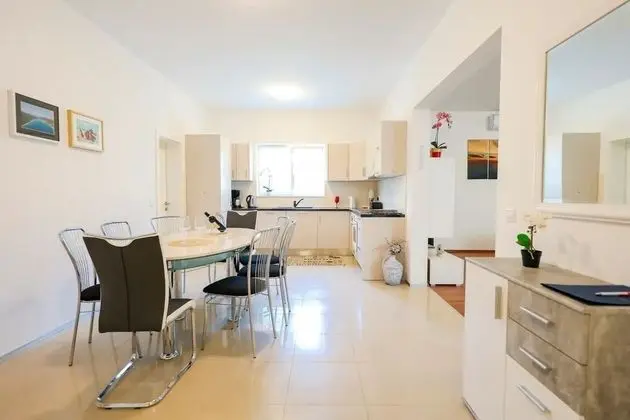 Ev (Ante - 30 m from beach - H(6+2))