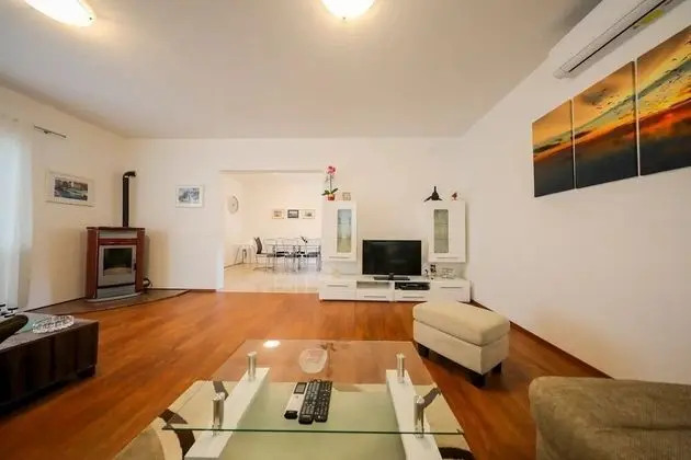 Ev (Ante - 30 m from beach - H(6+2))