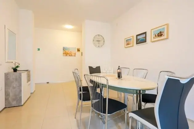 Ev (Ante - 30 m from beach - H(6+2))