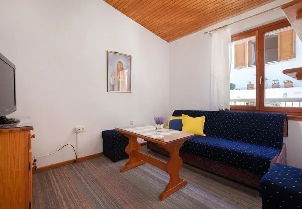 Apart Daire (Ante M - 100 m from beach - A2(4+2))