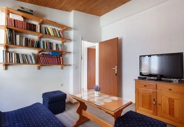 Apart Daire (Ante M - 100 m from beach - A2(4+2))