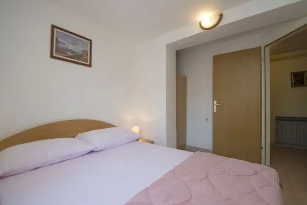 Apart Daire (Ante Š - peaceful and close to the s)