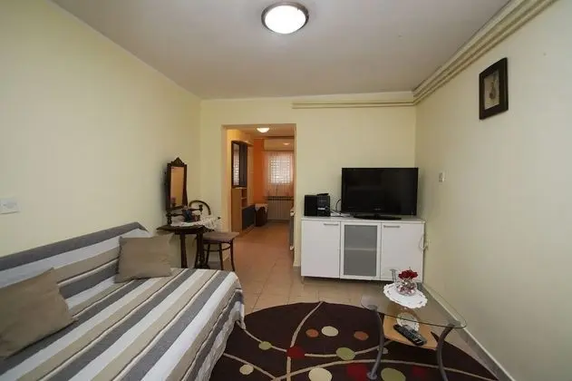 Apart Daire (Ante Š - peaceful and close to the s)