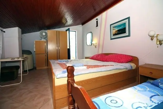 Ev (Ante - spacious & close to the sea - )