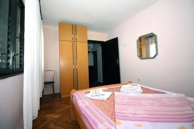 Ev (Ante - spacious & close to the sea - )