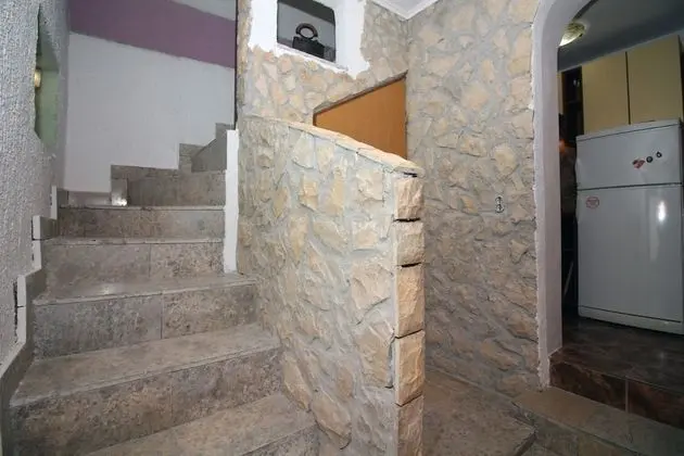 Ev (Ante - spacious & close to the sea - )