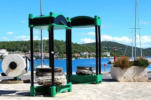 Ev (Ante - spacious & close to the sea - )