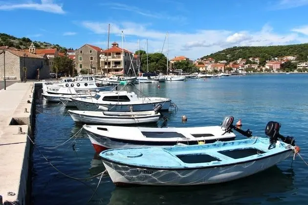 Ev (Ante - spacious & close to the sea - )