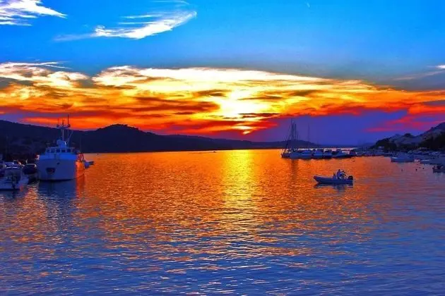 Ev (Ante - spacious & close to the sea - )