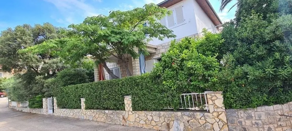 Ev (Villa Antea - 80 m from the beach - H)