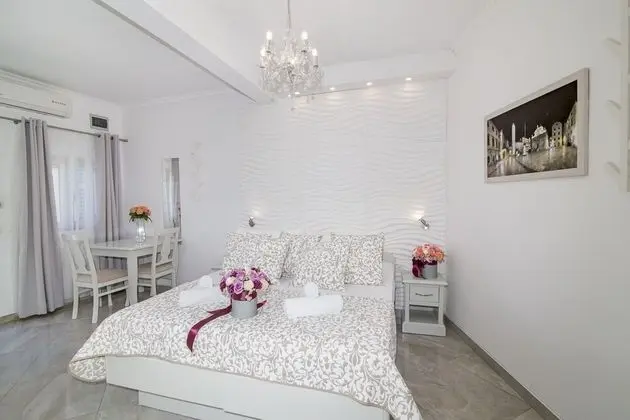 Stüdyo (Double Studio Apartment with Terrace)