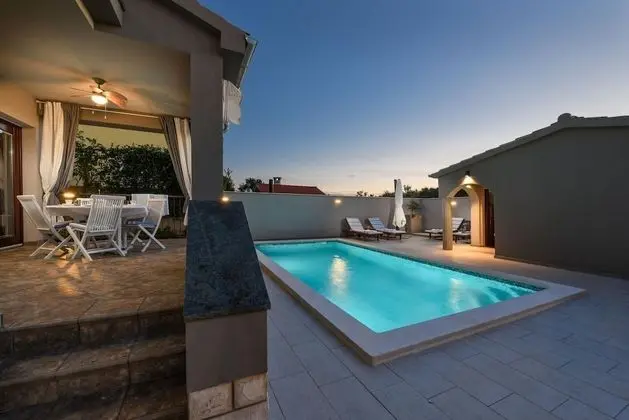Villa, Sigara İçilebilir