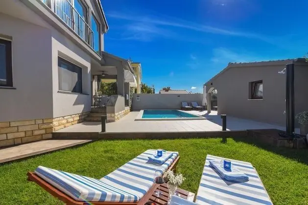 Villa, Sigara İçilebilir